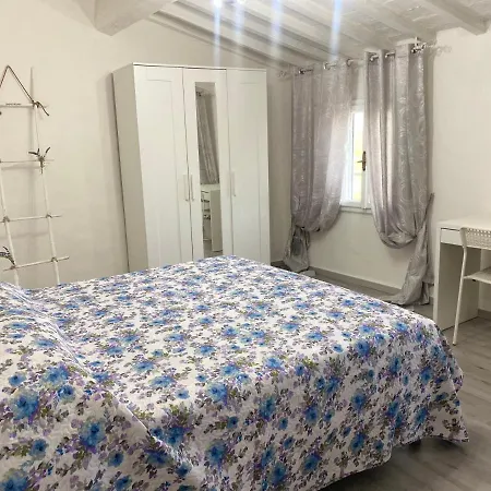 La Petite Maison Apartment Usigliano