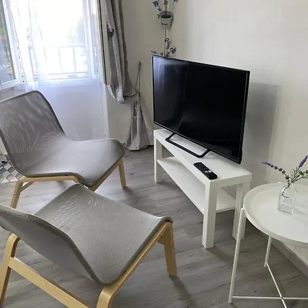La Petite Maison Apartment Usigliano