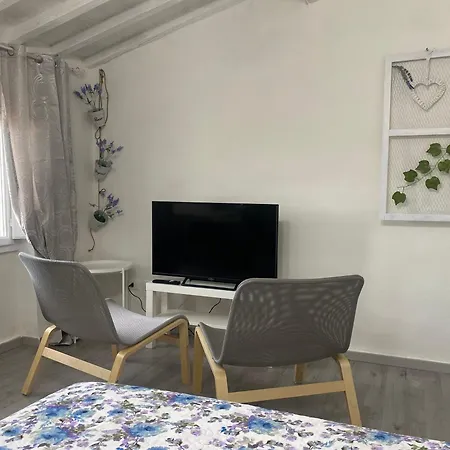 La Petite Maison